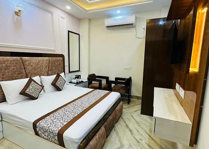 Hotel Samrat R Unit By Satwa Home Stay