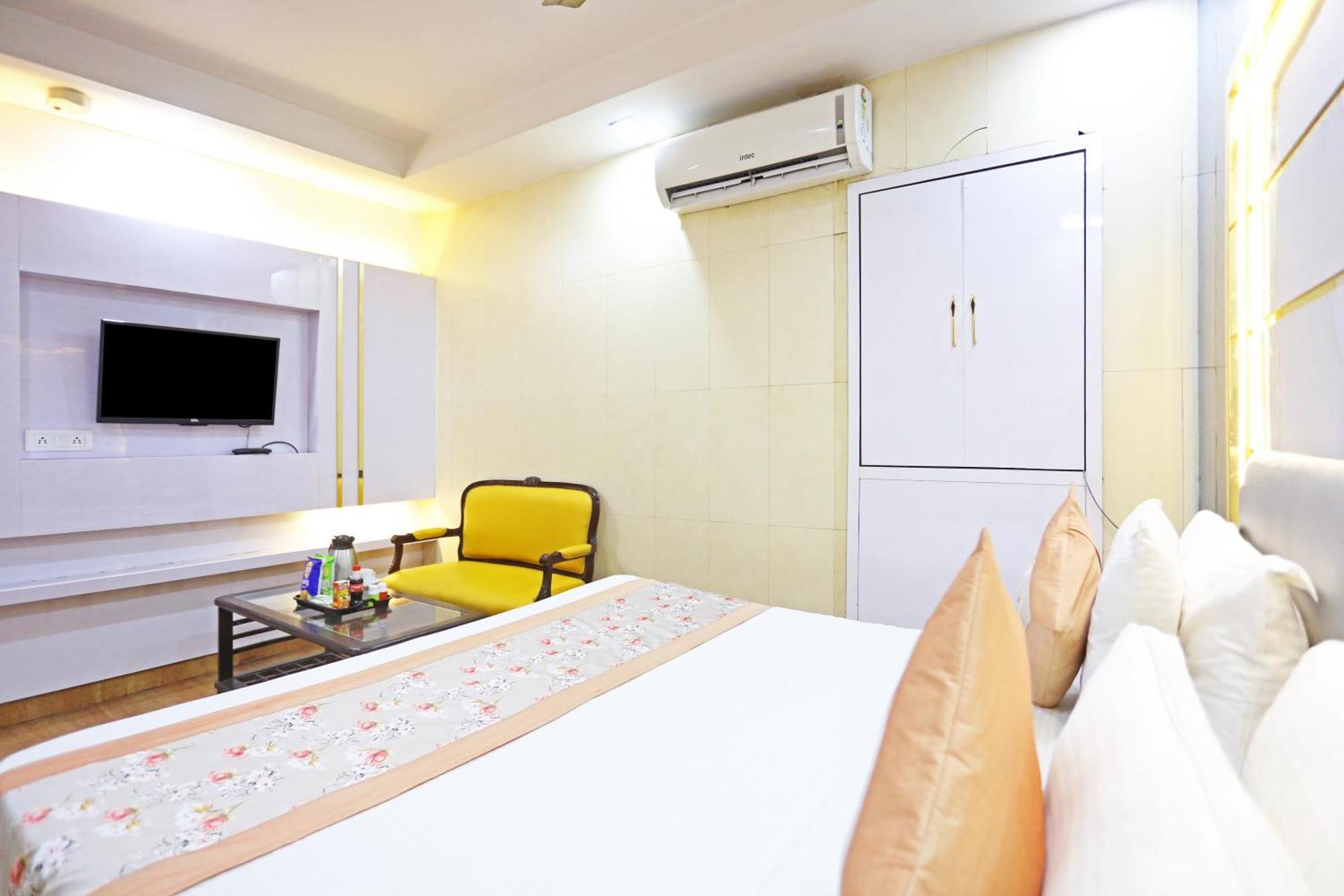 Hotel Samrat R Unit By Satwa Home Stay Hotel