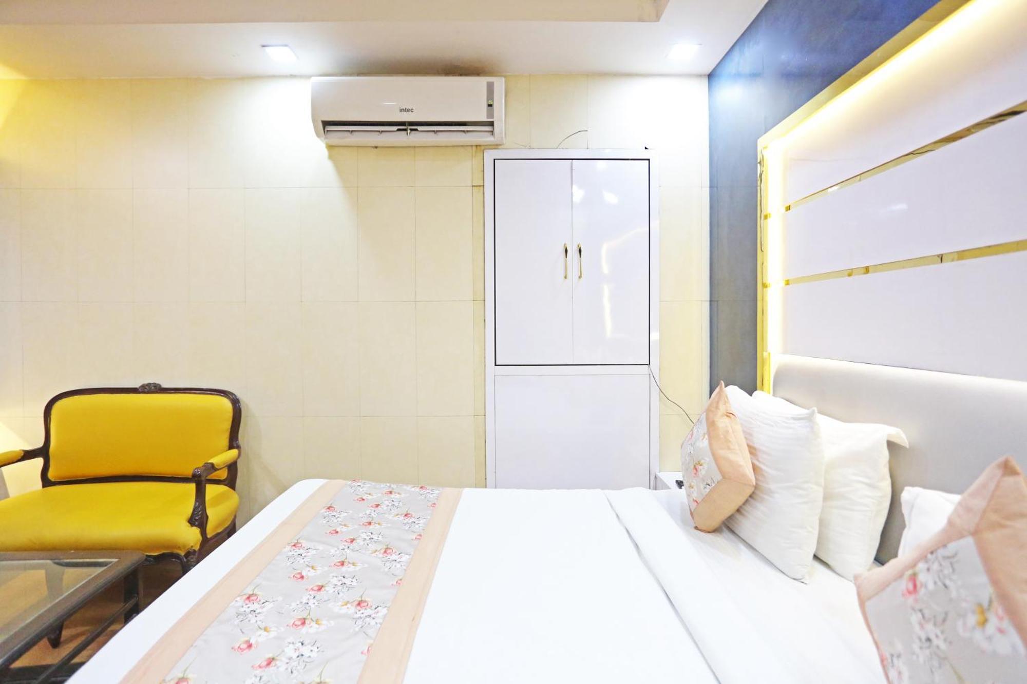 Hotel Hotel Samrat R Unit By Satwa Home Stay
