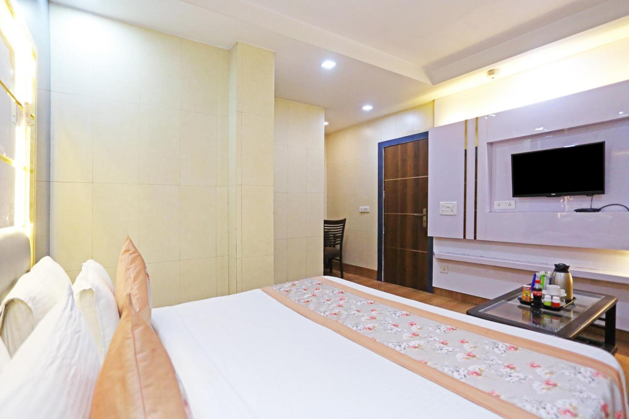 Hotel Samrat R Unit By Satwa Home Stay New Delhi